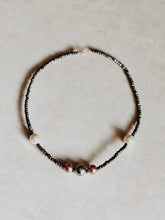 Load image into Gallery viewer, Tricolor Pearl Necklace
