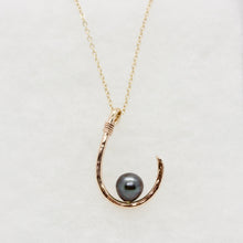 Load image into Gallery viewer, Fish Hook Necklace

