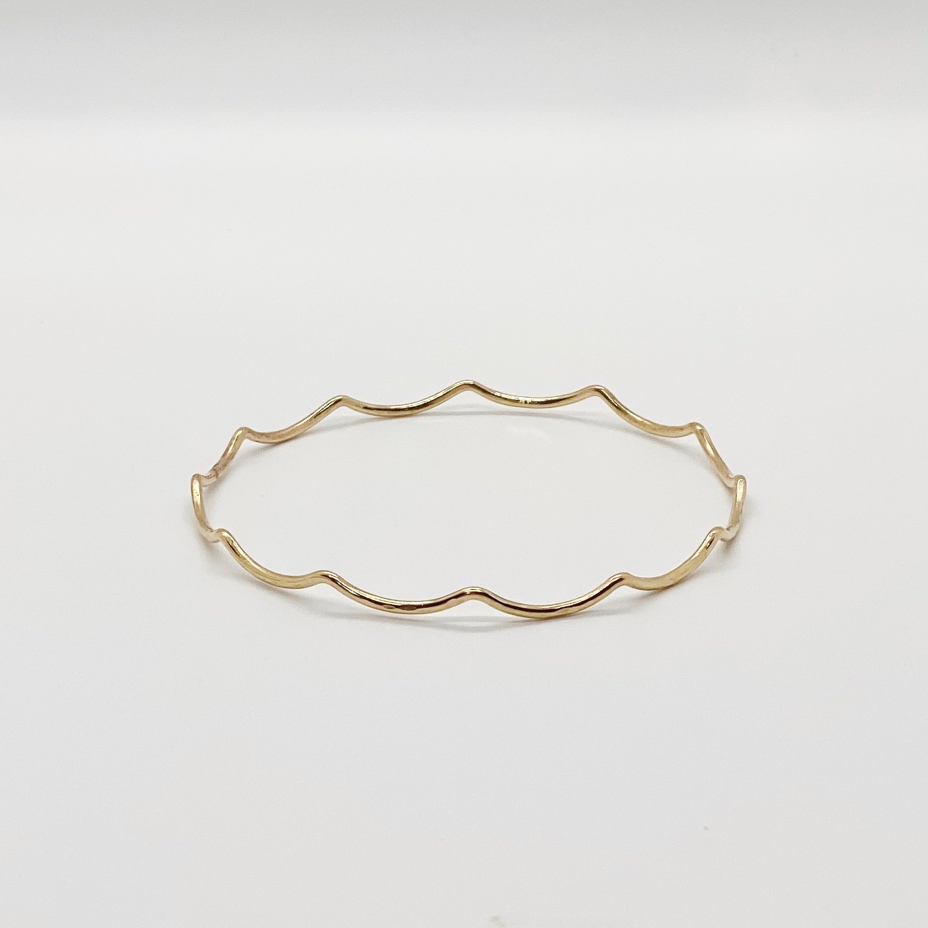Wavy Bangle